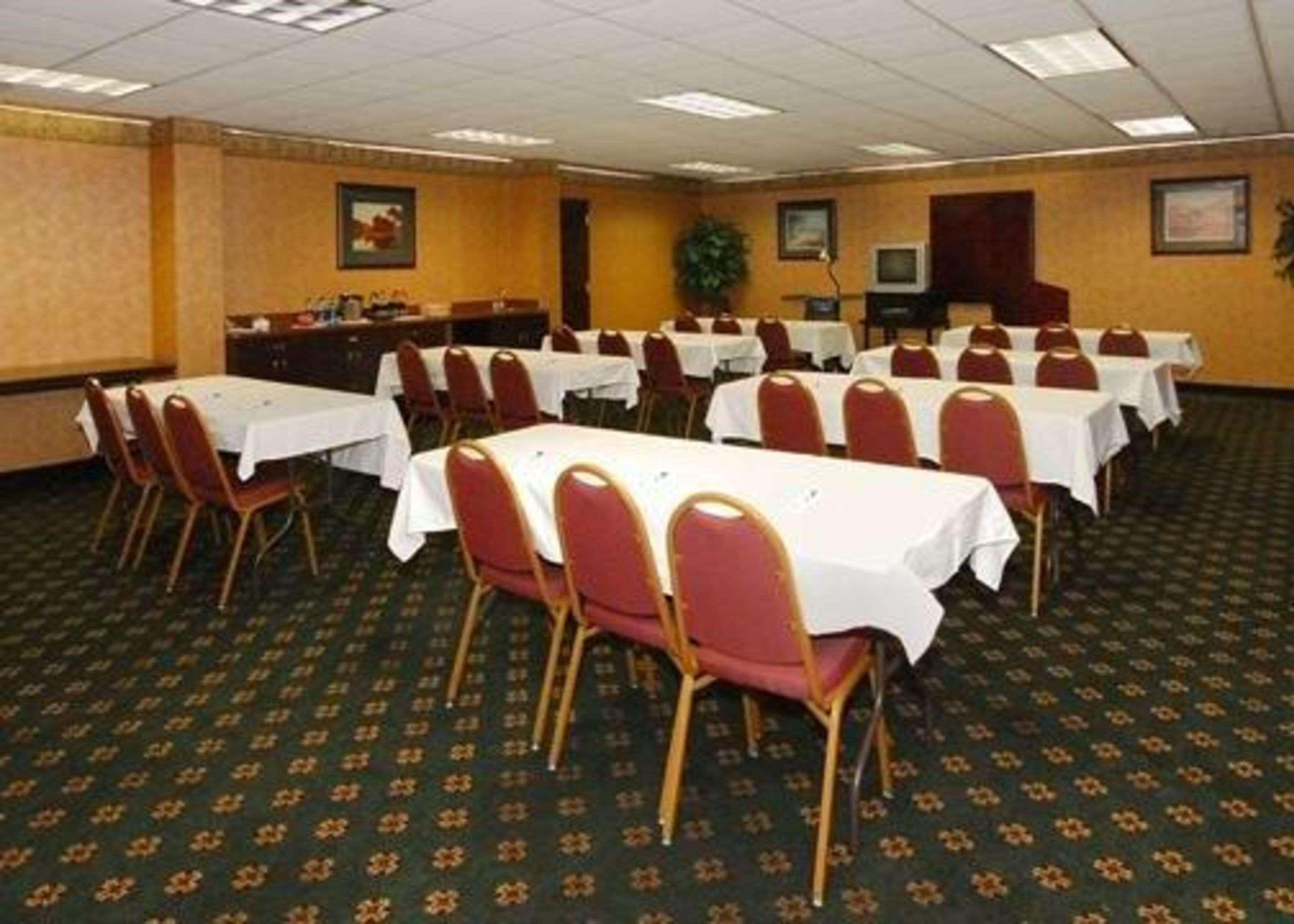 فندق كواليتي إن آند كسويتس تاربورو - كينجزبورو Tarboro المظهر الخارجي الصورة