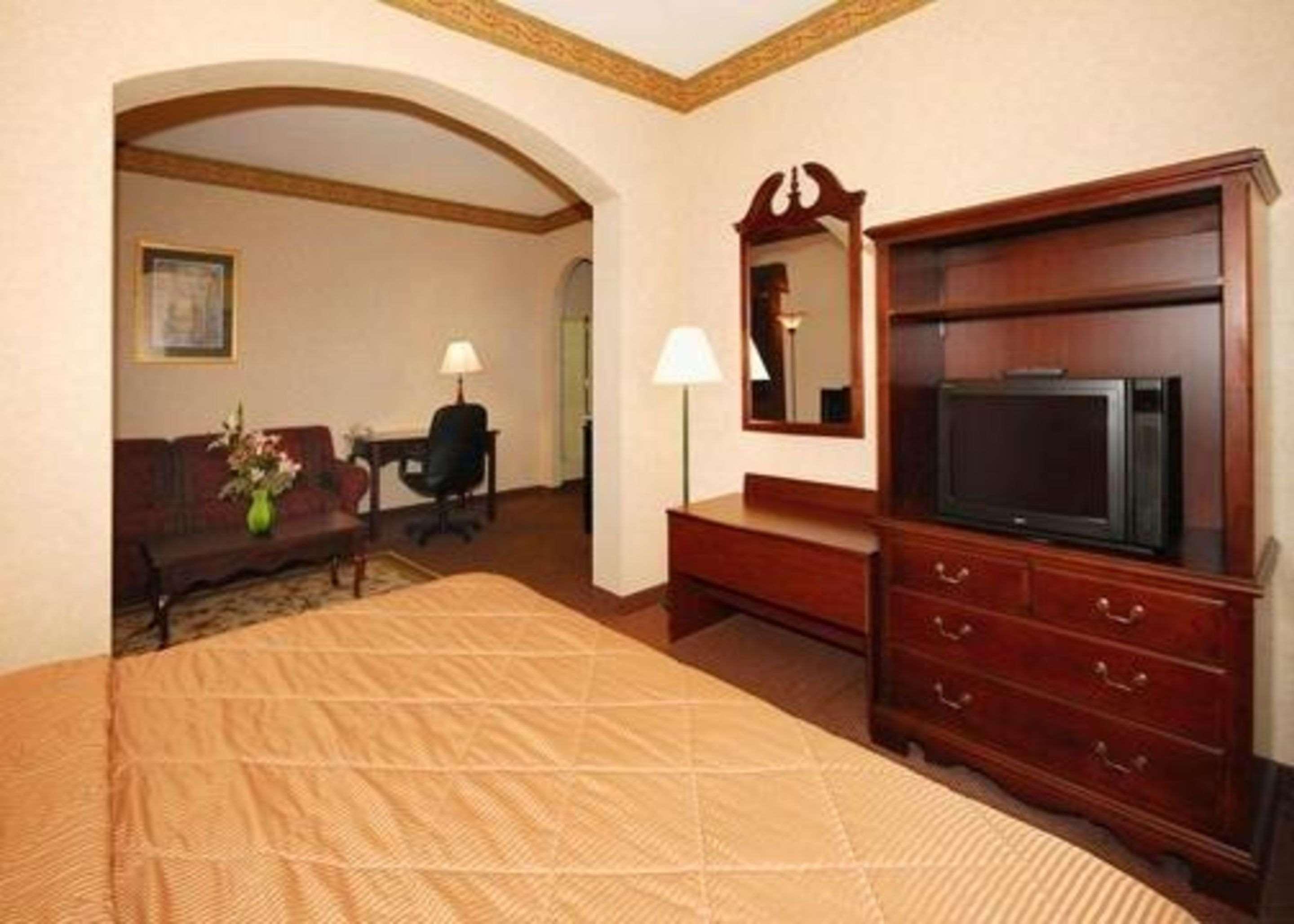 فندق كواليتي إن آند كسويتس تاربورو - كينجزبورو Tarboro المظهر الخارجي الصورة